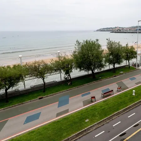 Gran En Primera Linea De Playa ヒホン