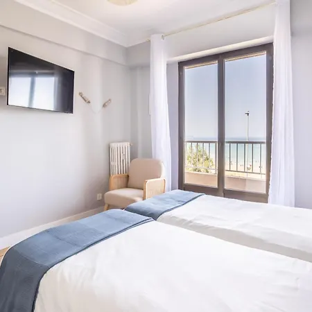 Gran En Primera Linea De Playa Lejlighed