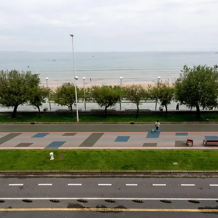 Gran En Primera Linea De Playa Apartman Gijón